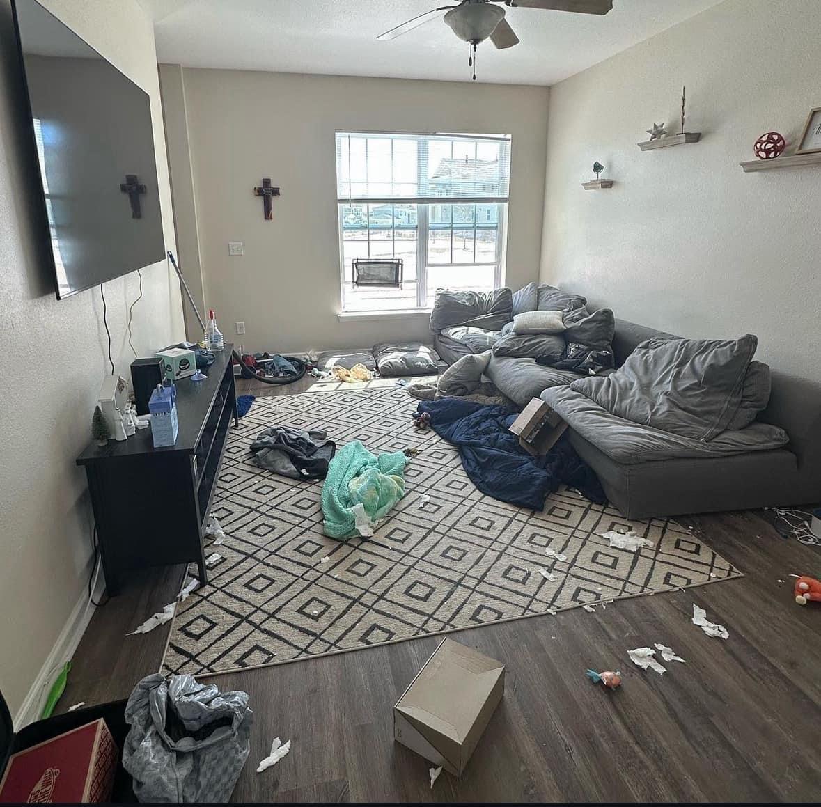 Living room before cleaning